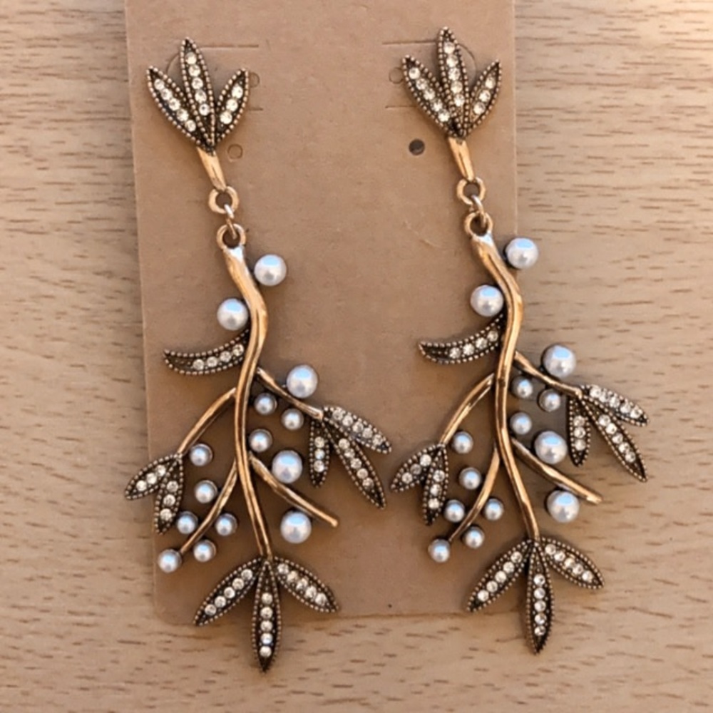 Gold and pearl